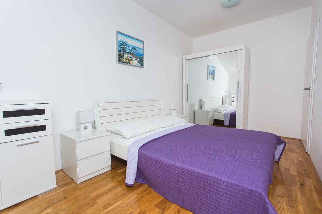 Apartments Little Paradise Trogir Quarto foto