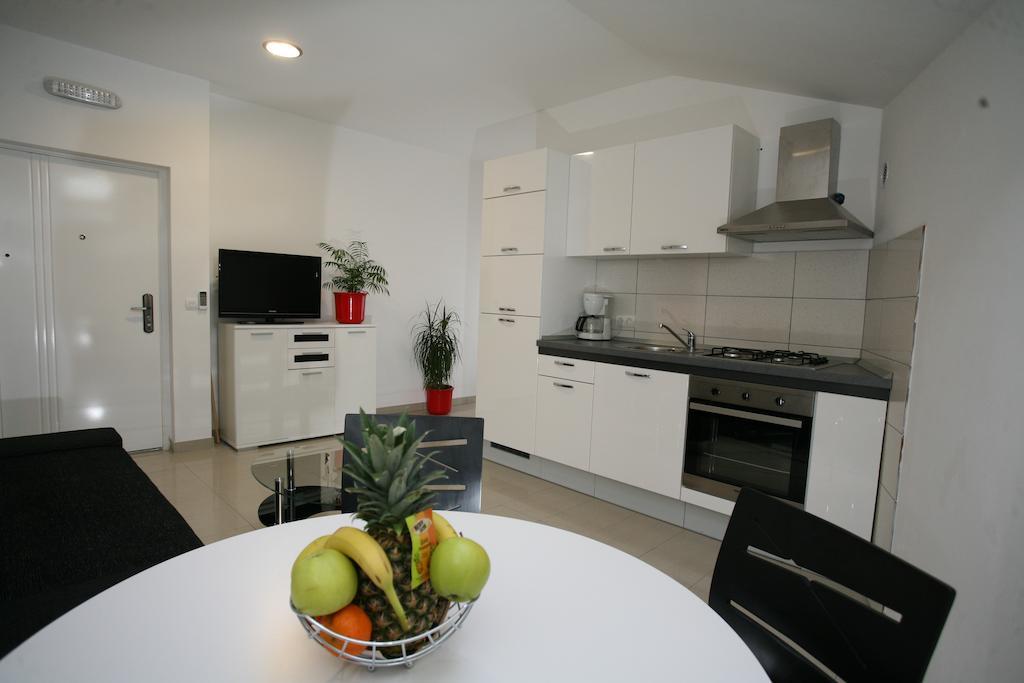 Apartments Little Paradise Trogir Quarto foto